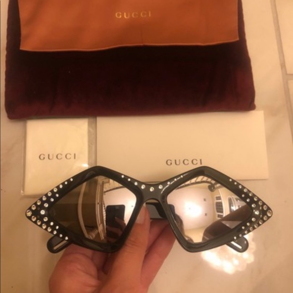 🔥NEW GUCCI SWAROVSKI CRYSTAL SUNGLASSES 🔥 - Picture 3 of 12
